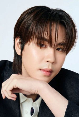 瓦鲁特·查瓦力朱吉翁