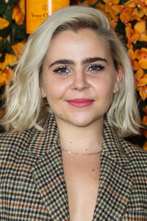 Mae whitman